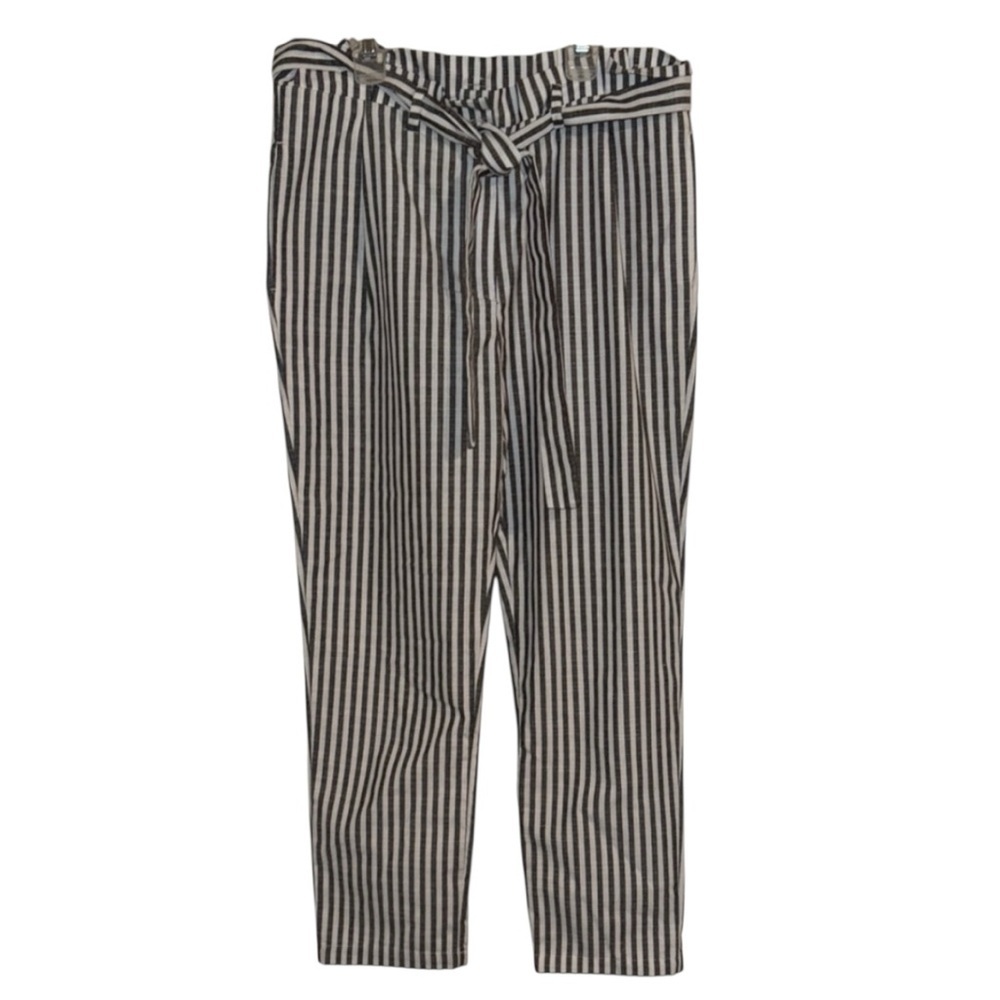 Love Tree Black and White Striped Cropped Pants